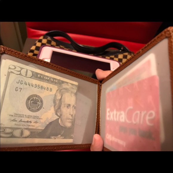 📍SALE Authentic LV Photo Wallet - Light & Simple - Picture 7 of 8